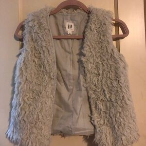 Gap fuzzy vest